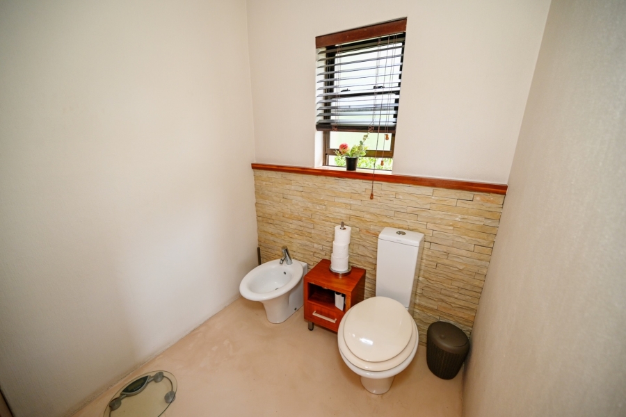 5 Bedroom Property for Sale in Vierlanden Western Cape